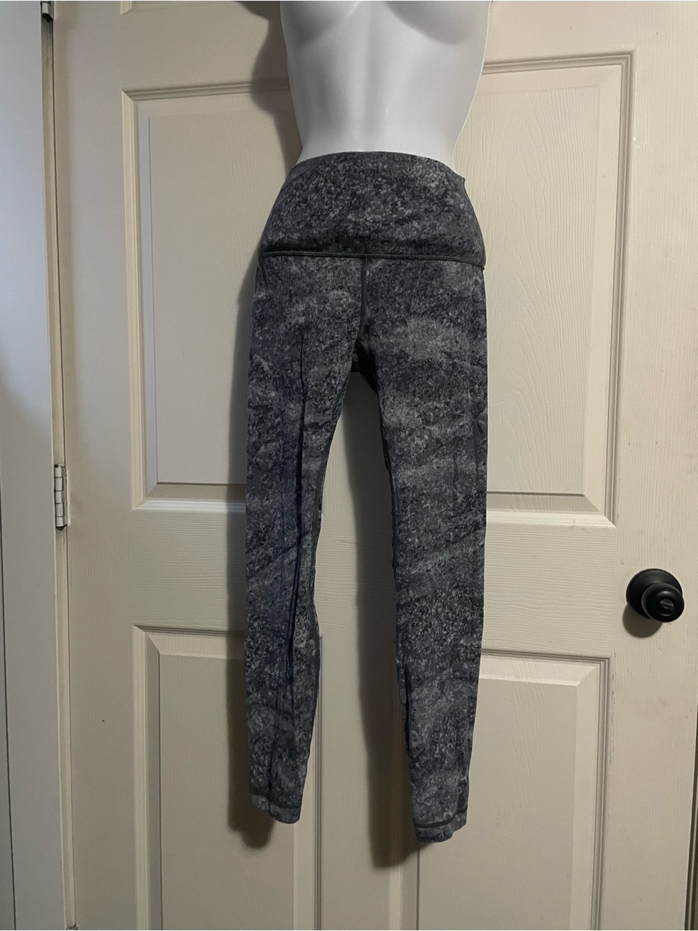 Lululemon Grey Marble leggings high-waisted